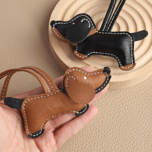 Bag Charms Dachshund Keychain Cute dog Leather Purse Handmade Genuine Goatskin Birthday Christmas Gifts For Her/Him/Friends/colleagues